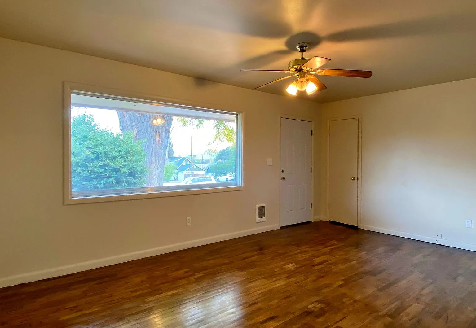 Updated 2-Bedroom Duplex in The Dalles — Photo 2