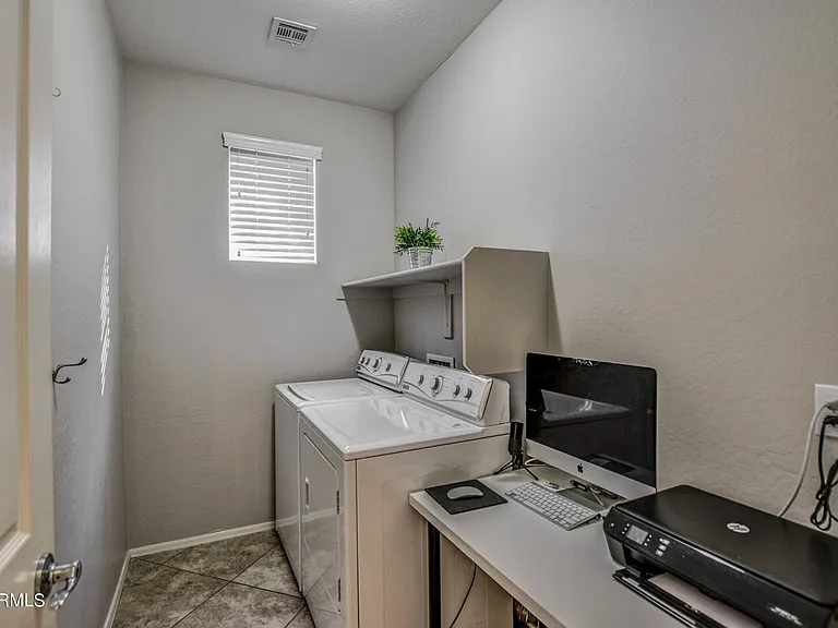 3245 E Morning Star Ln — Photo 15