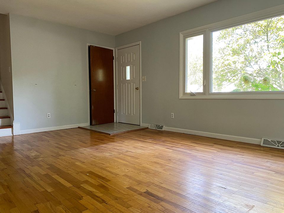 6740 Amberly St, Portage, MI 49024 Zillow