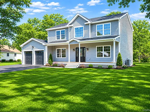 11 Henry Avenue, Ronkonkoma, NY 11779