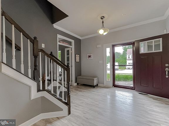 4th image of 45181 Woodhaven Dr