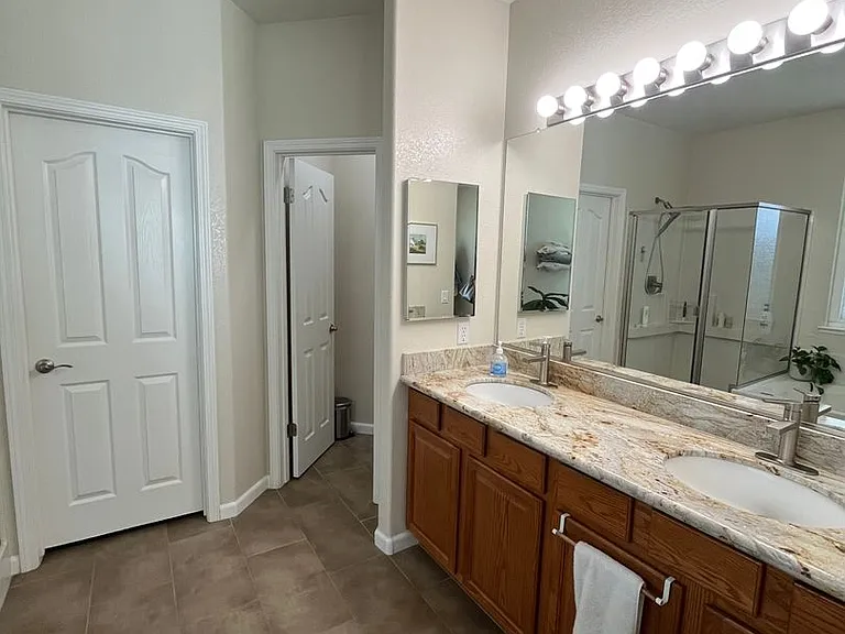 3820 Vistosa Ct — Photo 17
