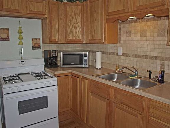 5th image of 512 NE Carver St