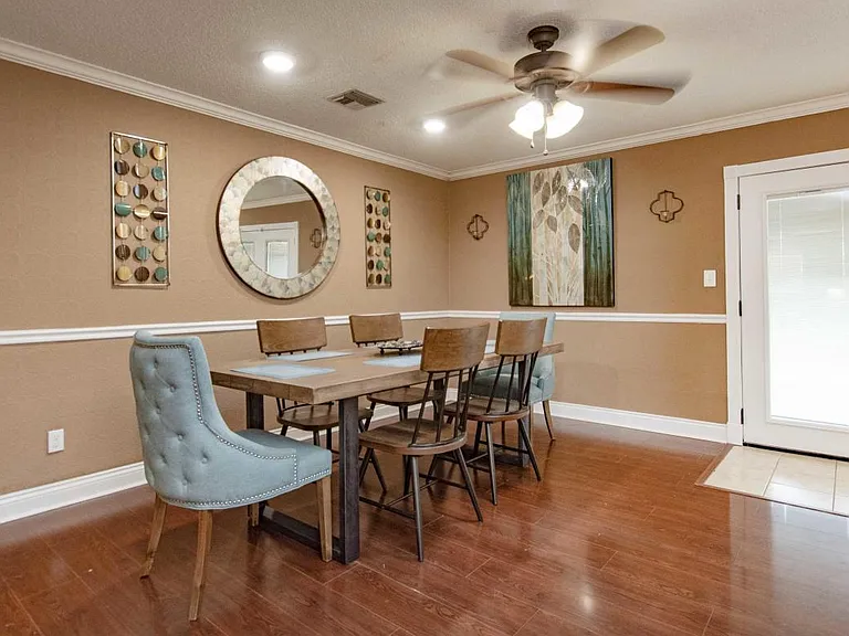 210 N William Dr — Photo 10
