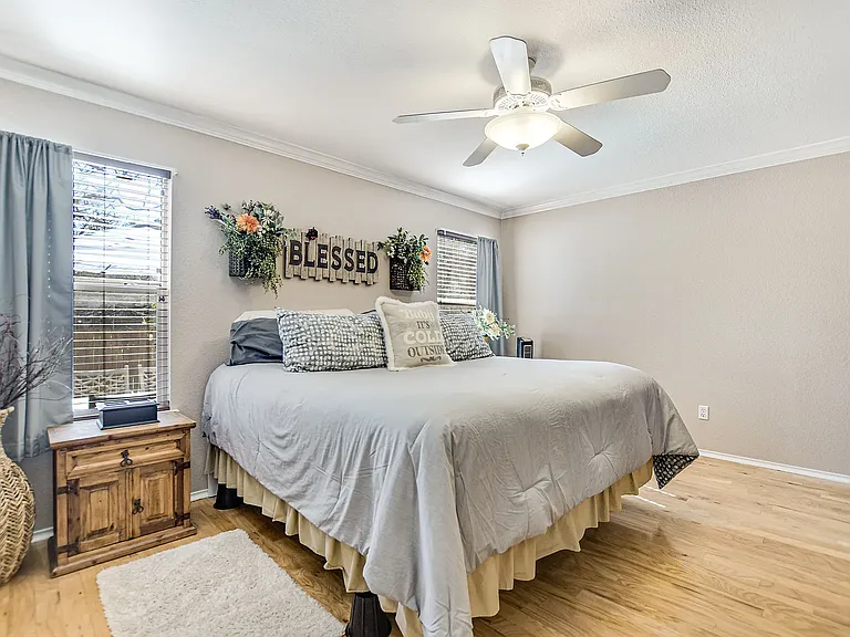 912 Moser River Dr — Photo 9