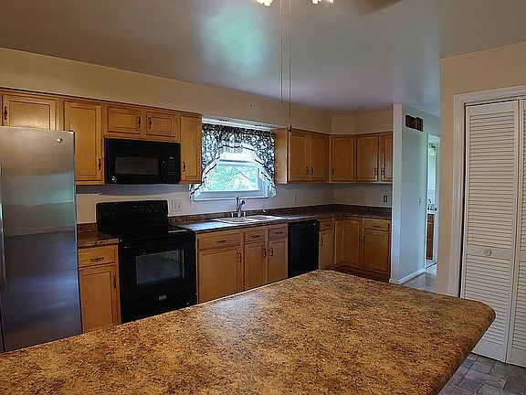 4th image of 7211 Kirkridge Dr