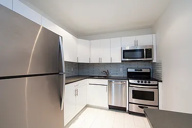 Rented by R New York