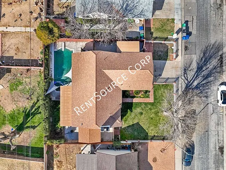 37925 Maureen St — Photo 5