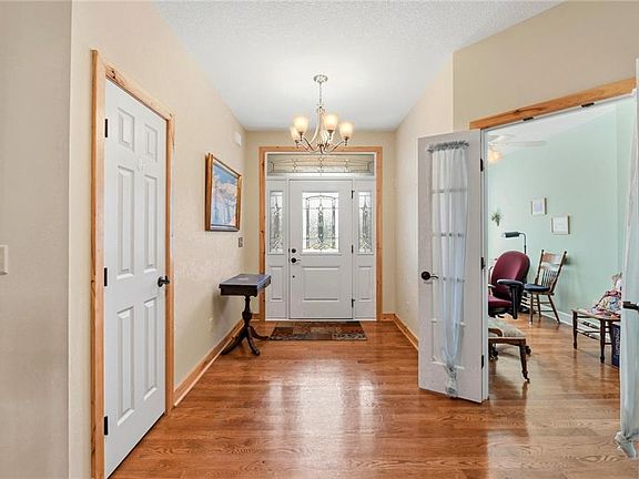 3rd image of 3347 S Wood Ave