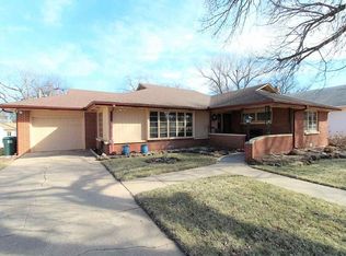 408 S Pioneer Ave, Lyons, KS 67554