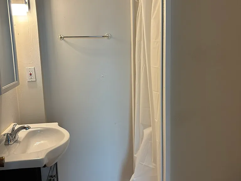 73 Oneco Ave #32 — Photo 4