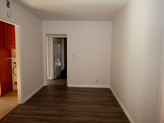 5th image of 1309 Westmont Dr