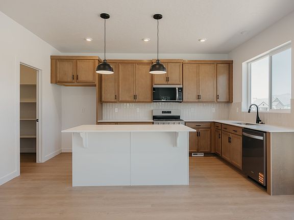 5th image of 924 W Columbia Ct #110