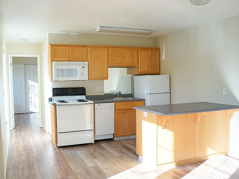 8635 N Leonard St #7 — Photo 2