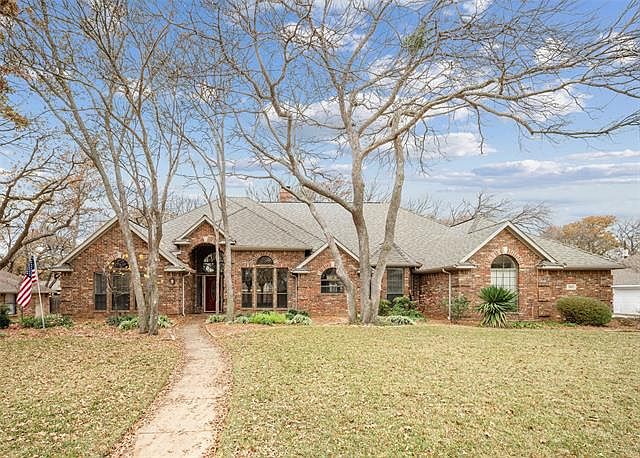 1st image of 3820 Shady Meadow Dr