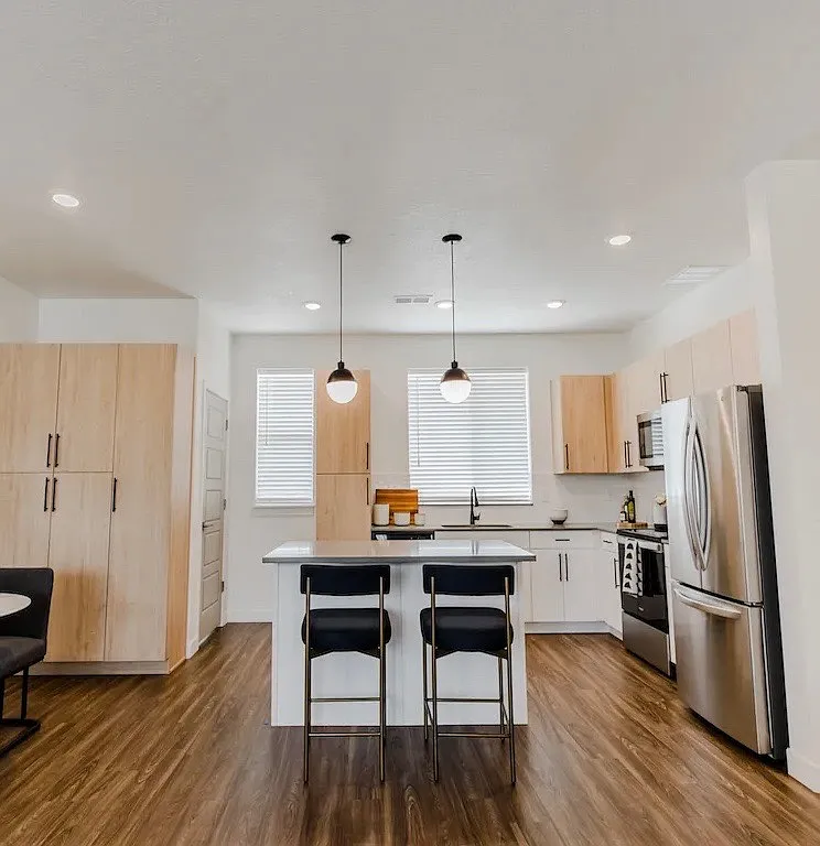 3 bed, 2.5 bath, 1700 sqft, $900 — Photo 2