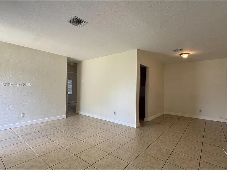 1320 NW 87th St — Photo 5