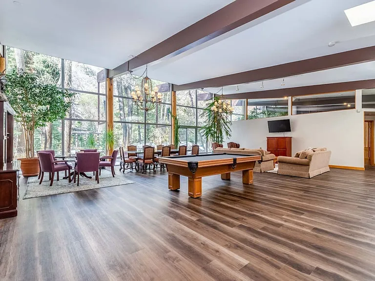 Building's Lounge