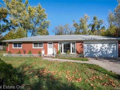 28172 W Ten Mile Rd, Farmington Hills, MI, 48336