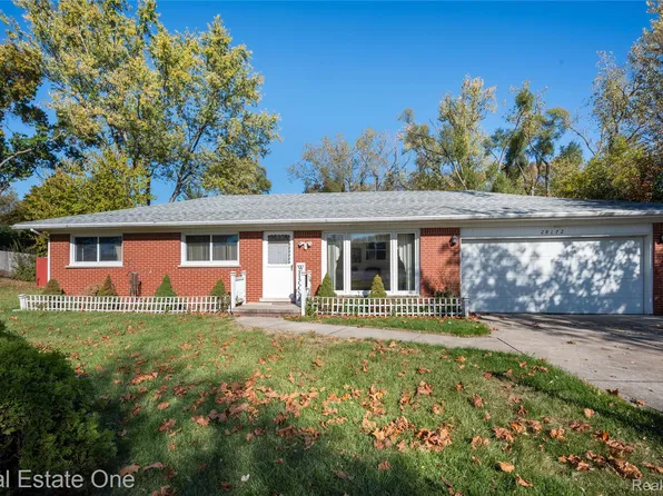 28172 W Ten Mile Rd, Farmington Hills, MI 48336