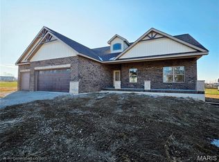 3740 Golfview Cir, Shiloh, IL 62221