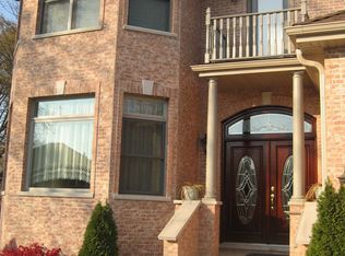 852 W Brookside St, Palatine, IL 60067