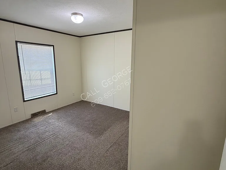 719 Pine Ave — Photo 12
