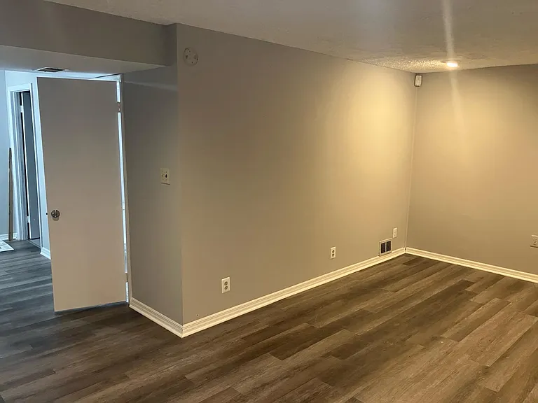 9203 Redbridge Ct — Photo 8