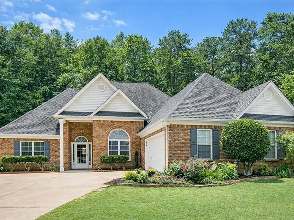 1429 Fountain View Dr, Lawrenceville, GA 30043