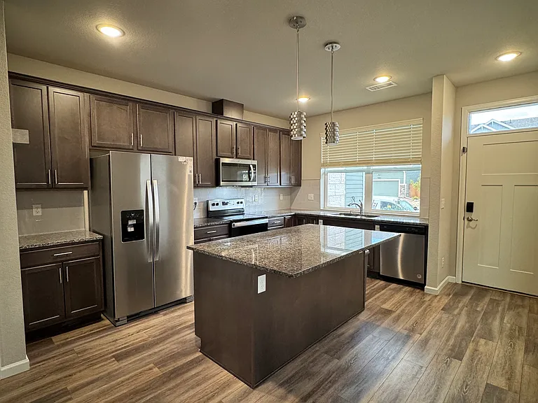 775 Great Plains Ave — Photo 3