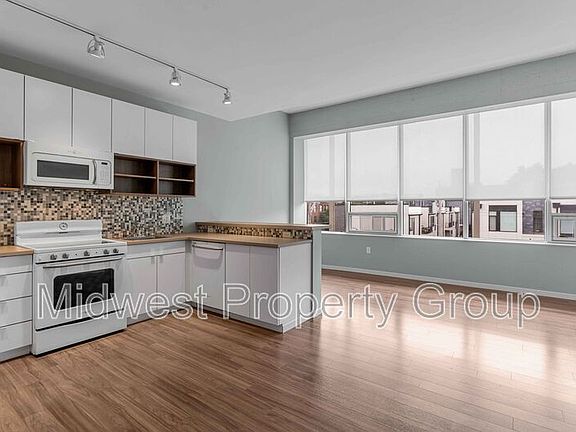 2nd image of 4100 Lindell Blvd APT 301