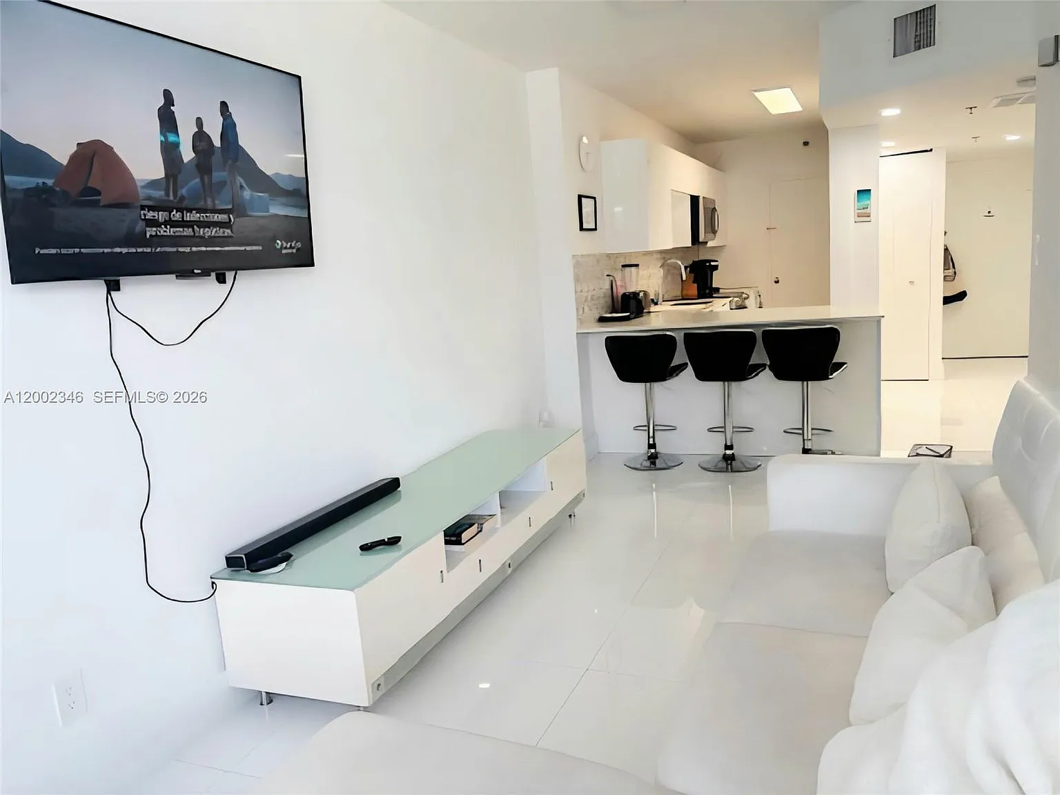 The Decoplage Condo — Photo 3