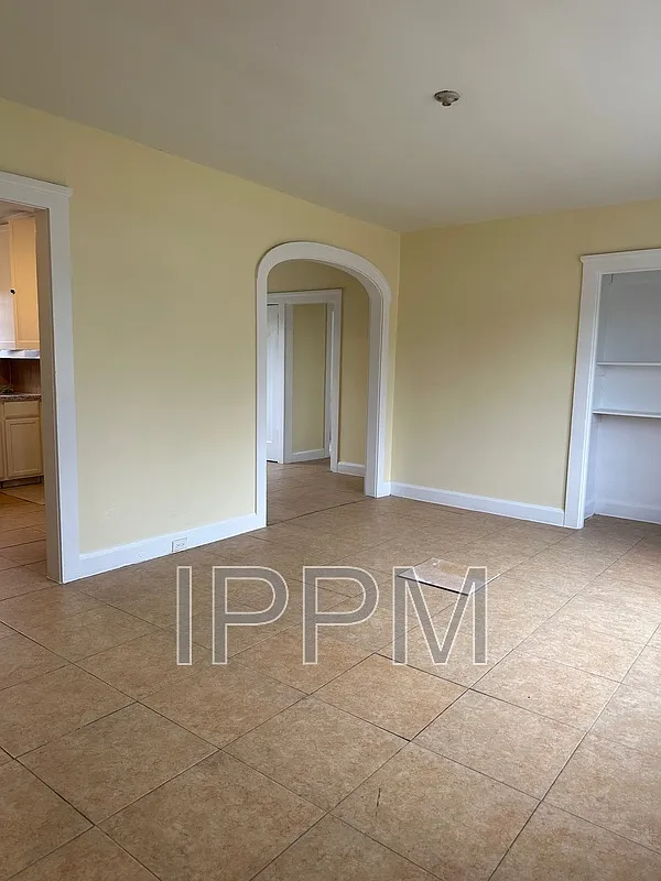 1 bed, 1.0 bath, 875 sqft, $700 — Photo 2