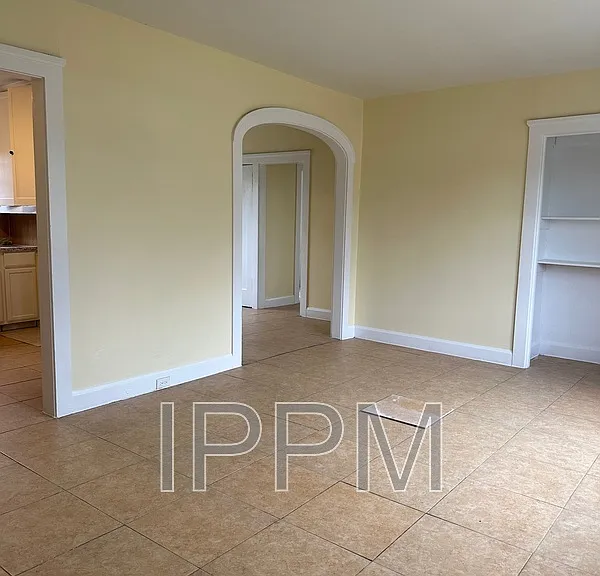 284 Corona Crescent St — Photo 2
