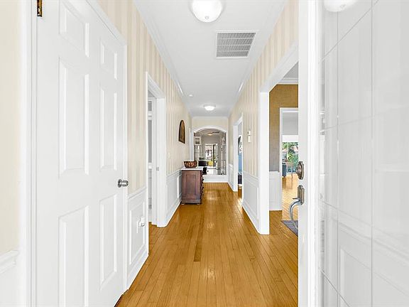 3rd image of 5 Barbados Rd #31