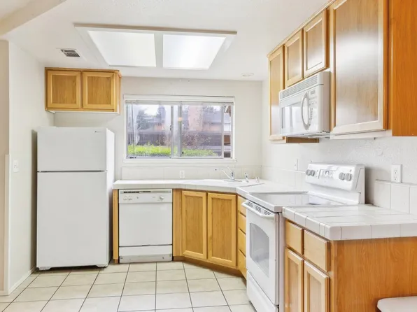 565 Lincoln Ave APT C, Modesto, CA 95354