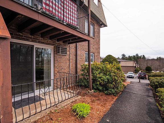 3rd image of 5 Silvestri Cir Unit 2