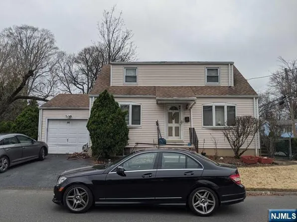 44 Bogert Place, Bergenfield, NJ 07621