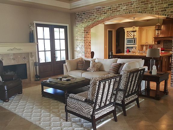 4th image of 17480 Frio Dr