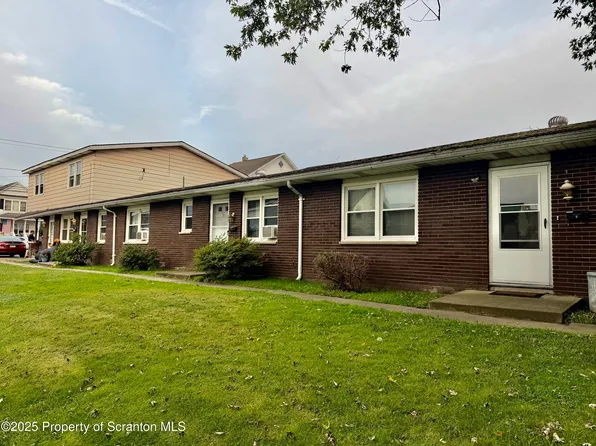 612 Oak St, Old Forge, PA 18518