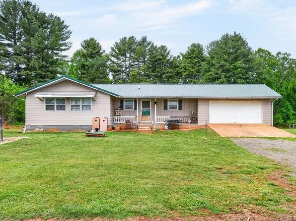 147 Iron Ore Ln, Barren Springs, VA 24313