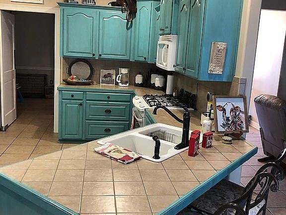 4th image of 1615 Williams Ave