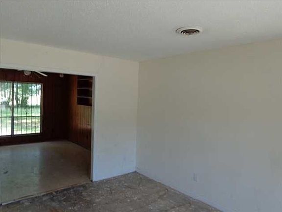 2nd image of 345 Green Leaf Dr