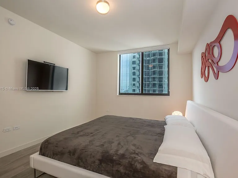 999 SW 1st Ave #1715 — Photo 7
