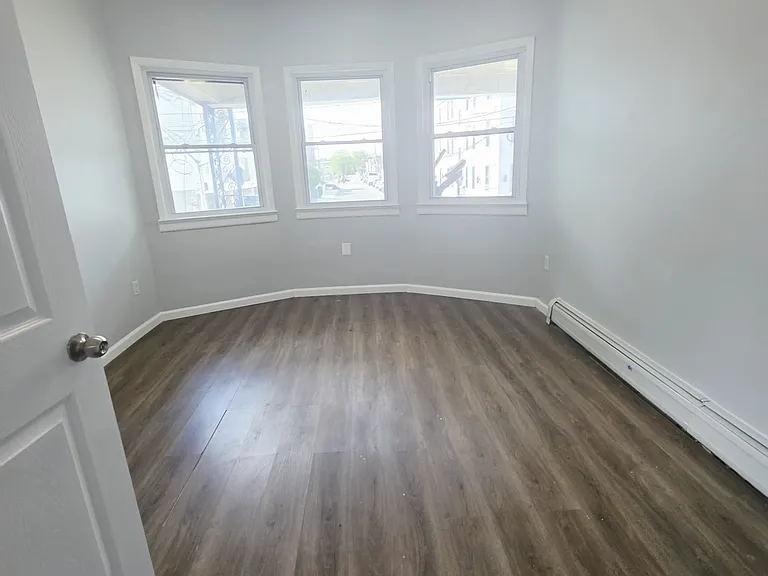 176 Garfield Ave #1A — Photo 6