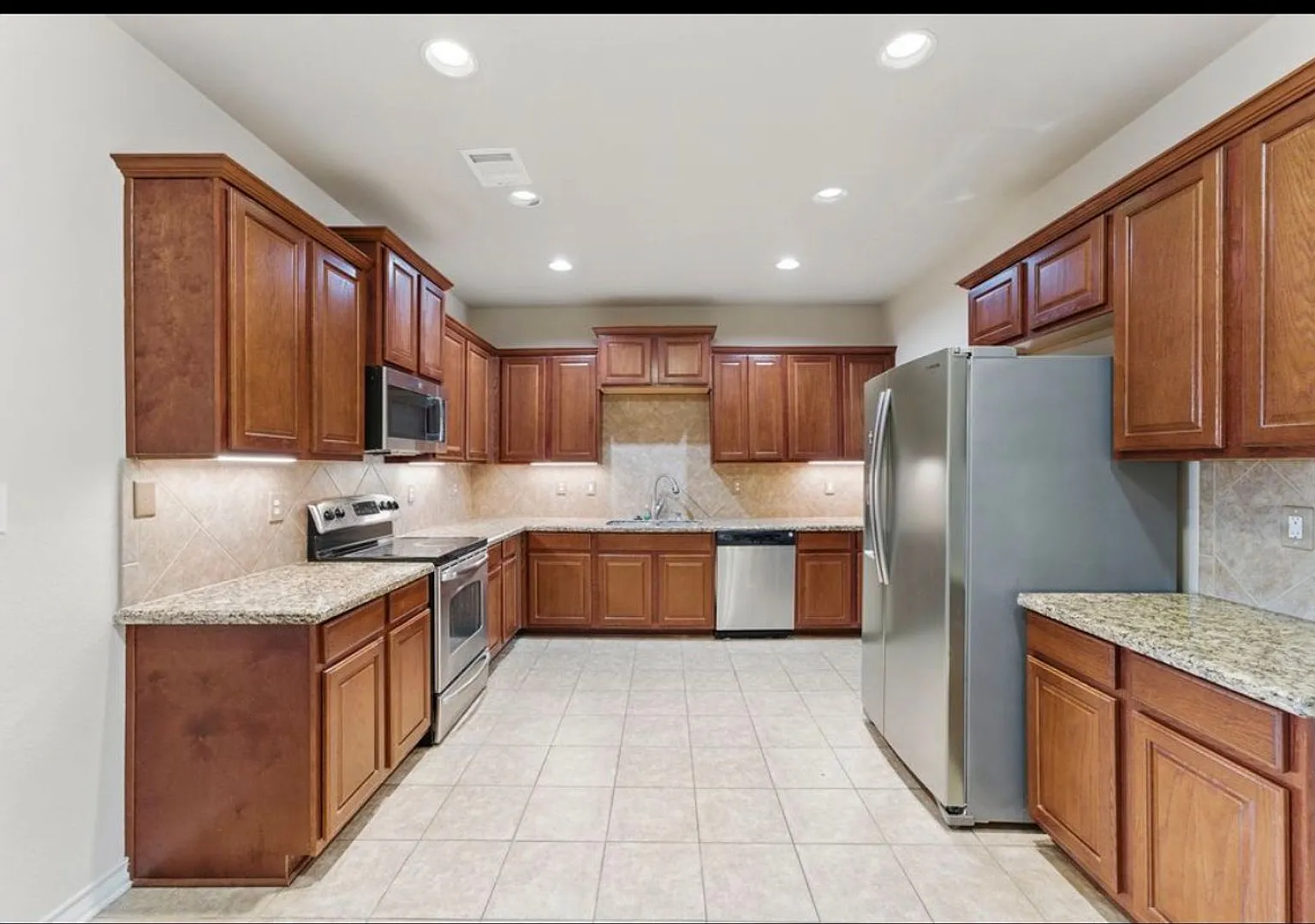$500 Price Drop!! // New On Market — Photo 4
