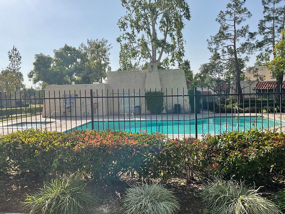 2nd image of 2396 Gonzaga Ln