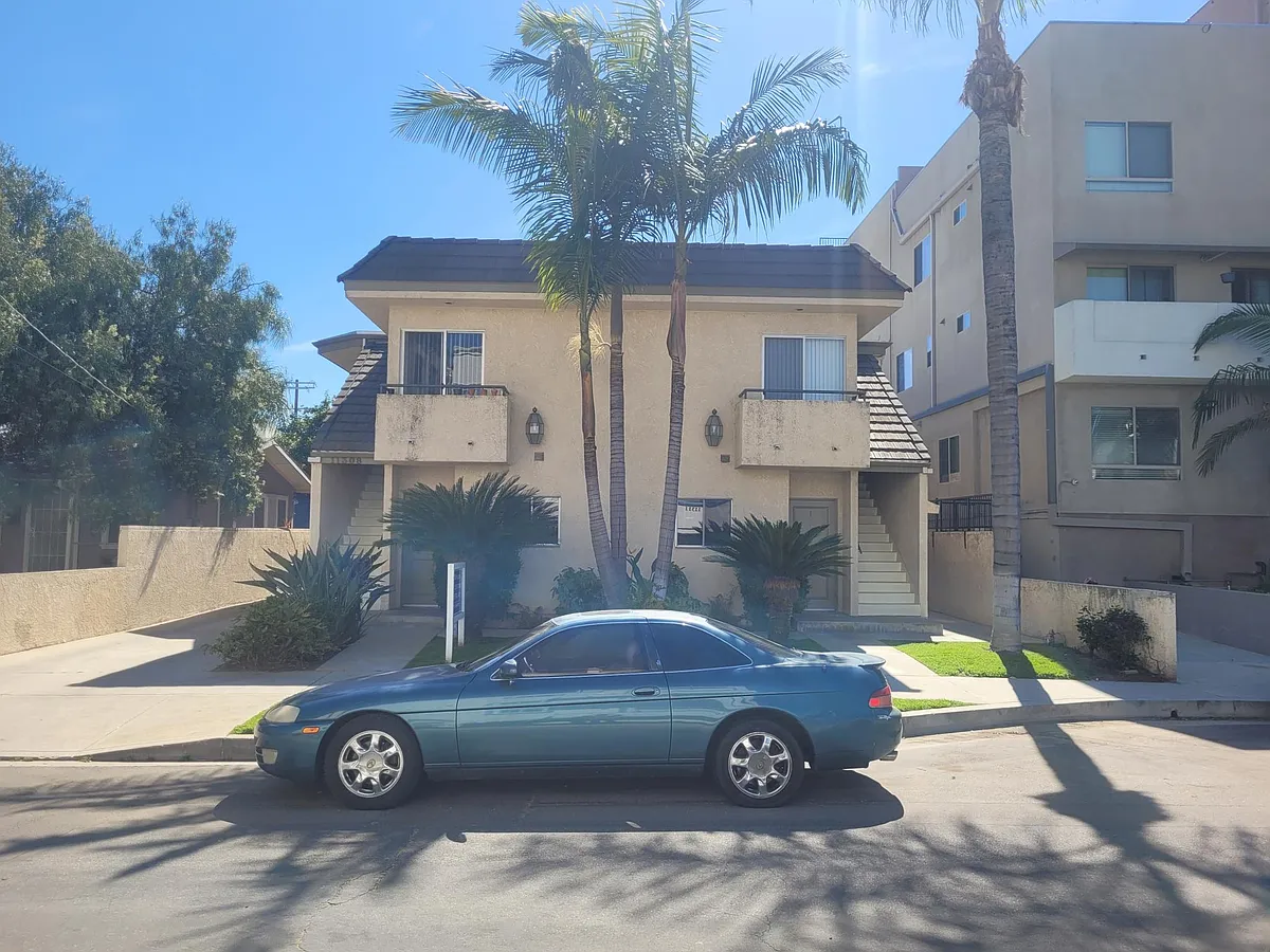 Building Photo - 11308 Huston St #1