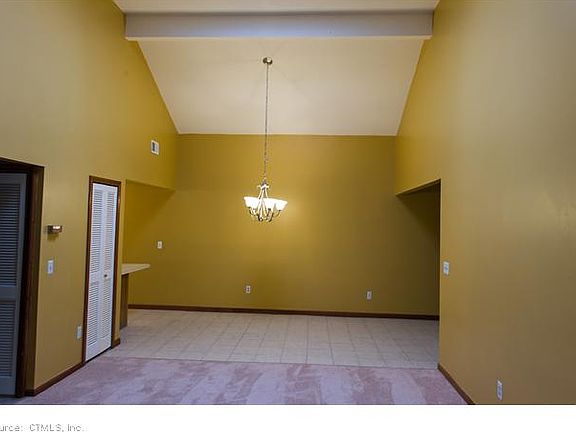 3rd image of 108 Twin Circle Dr