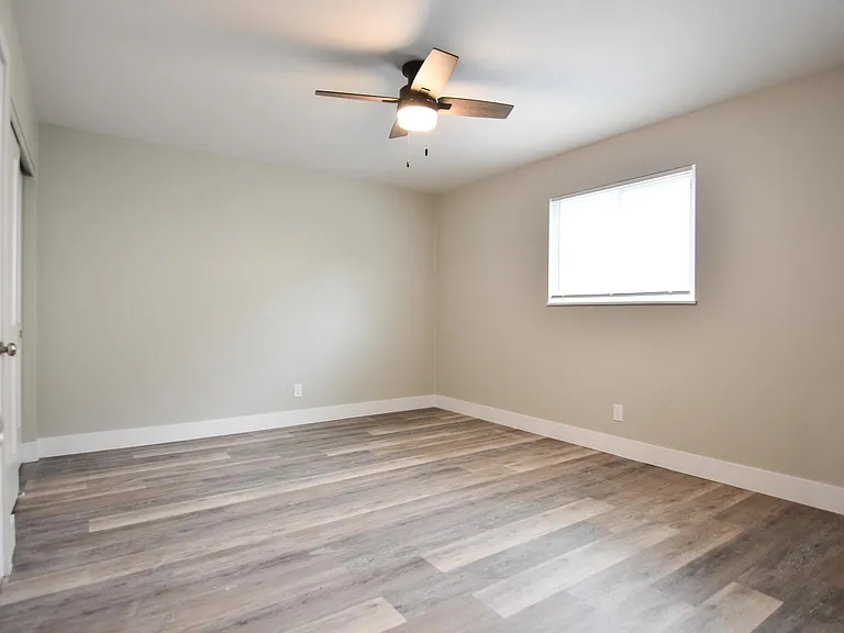 1309 Indianola Ave #C — Photo 4